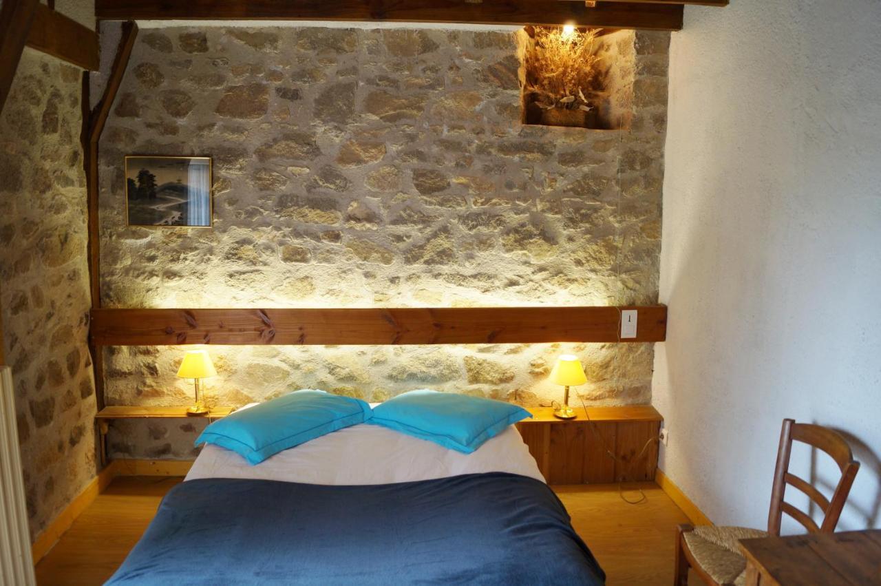Gite De 15 Places En Chambre De 2, 4, 5 Personnes Saint-Exupéry-les-Roches 外观 照片