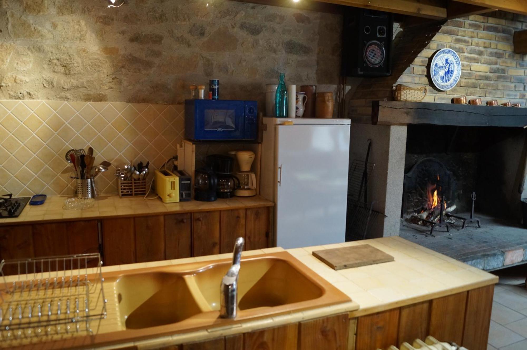 Gite De 15 Places En Chambre De 2, 4, 5 Personnes Saint-Exupéry-les-Roches 外观 照片